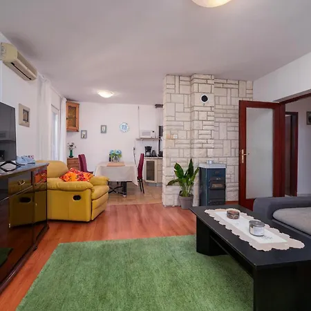 Apartment In With Kitchen