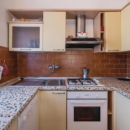 In With Kitchen * Póla