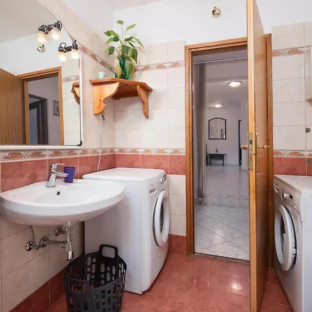 In With Kitchen Apartman