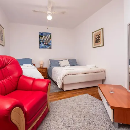 Two-bedroom In شقة