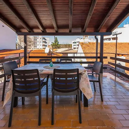 Apartman In With Kitchen